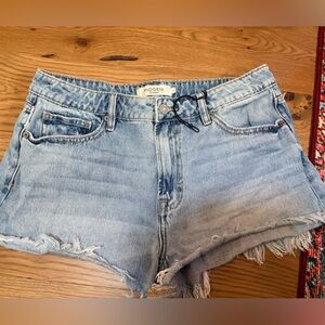 Hidden Light Blue Frayed Hem Jean Shorts
